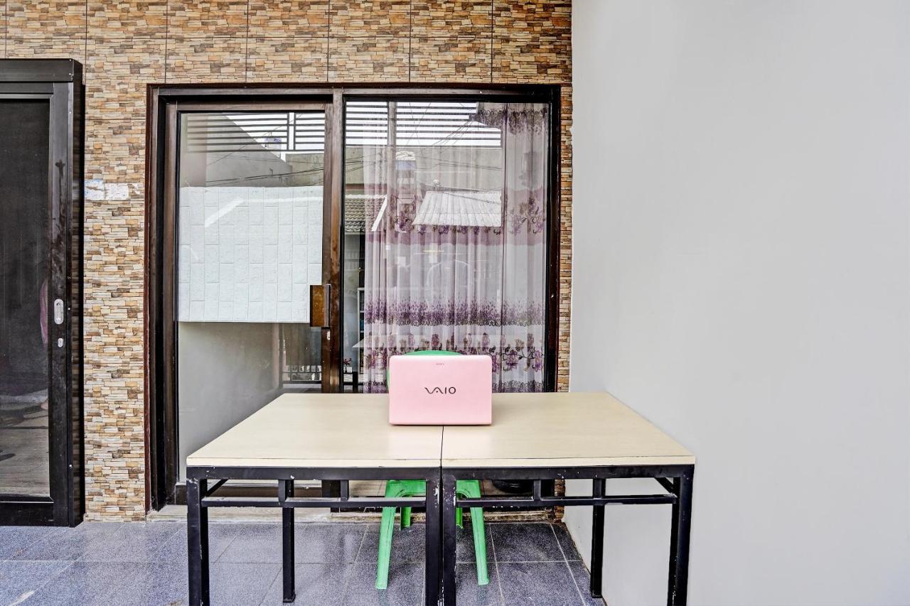 Oyo 92435 Sunlo Cozy Home Family Homestay Syariah Surabaya Exterior foto