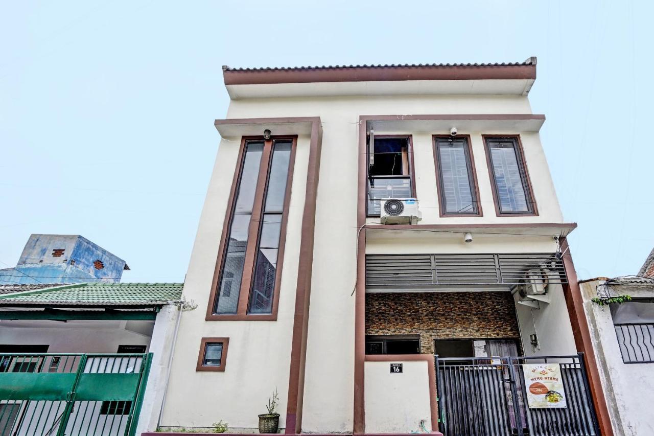 Oyo 92435 Sunlo Cozy Home Family Homestay Syariah Surabaya Exterior foto