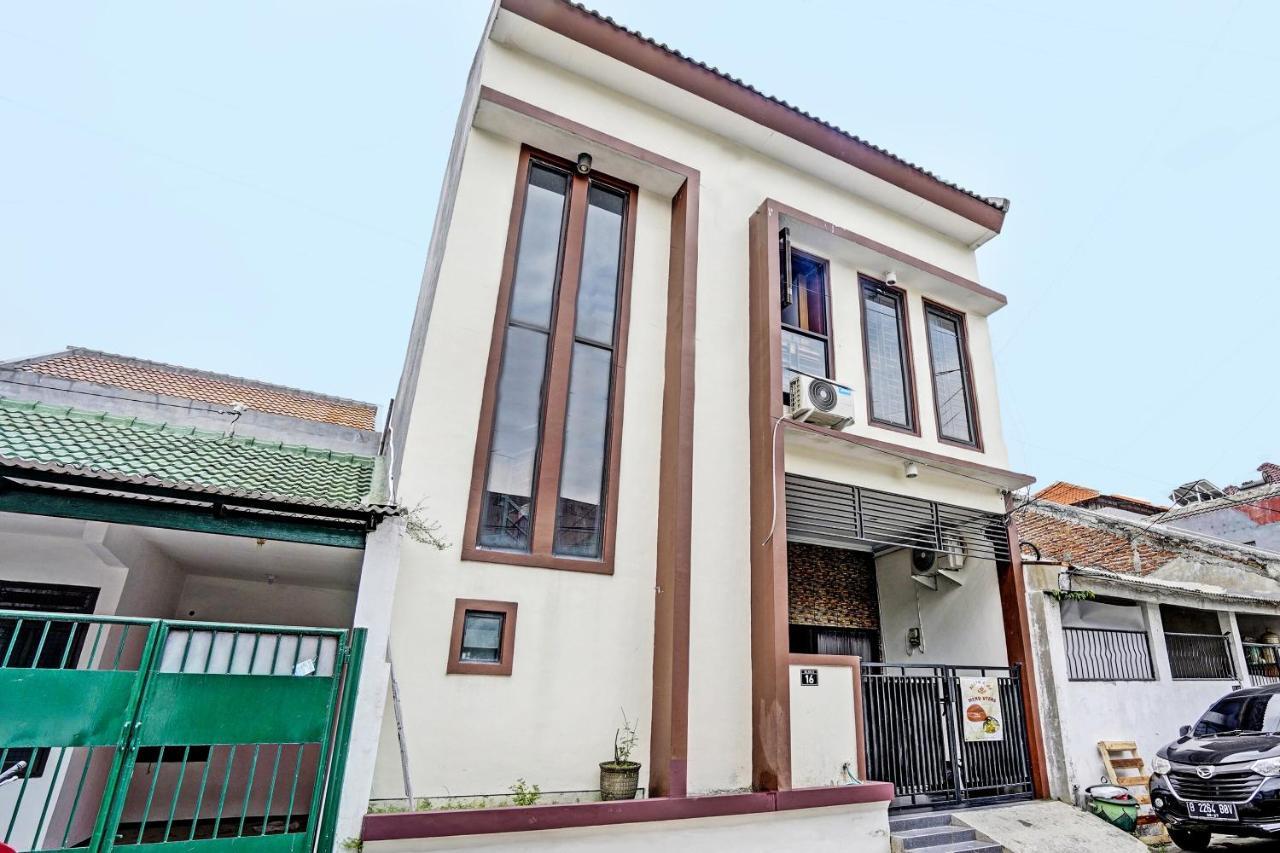 Oyo 92435 Sunlo Cozy Home Family Homestay Syariah Surabaya Exterior foto
